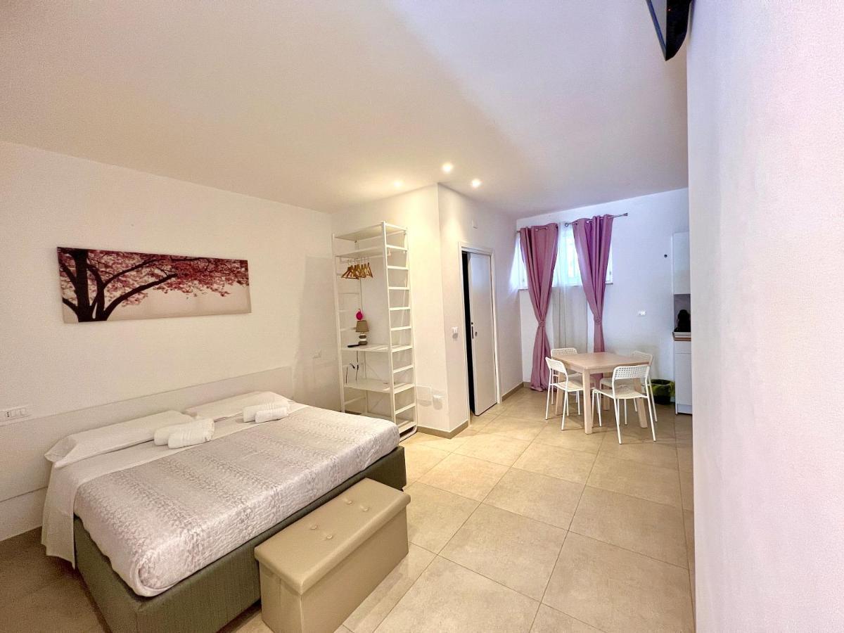 Le 4 Stagioni Rooms Франкавила ал Маре Екстериор снимка