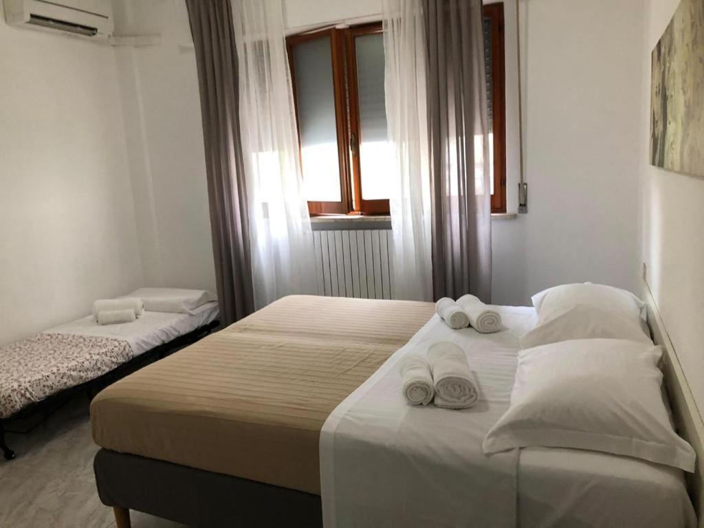 Le 4 Stagioni Rooms Франкавила ал Маре Екстериор снимка